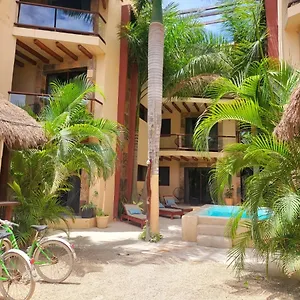 2* מלון El Jardin